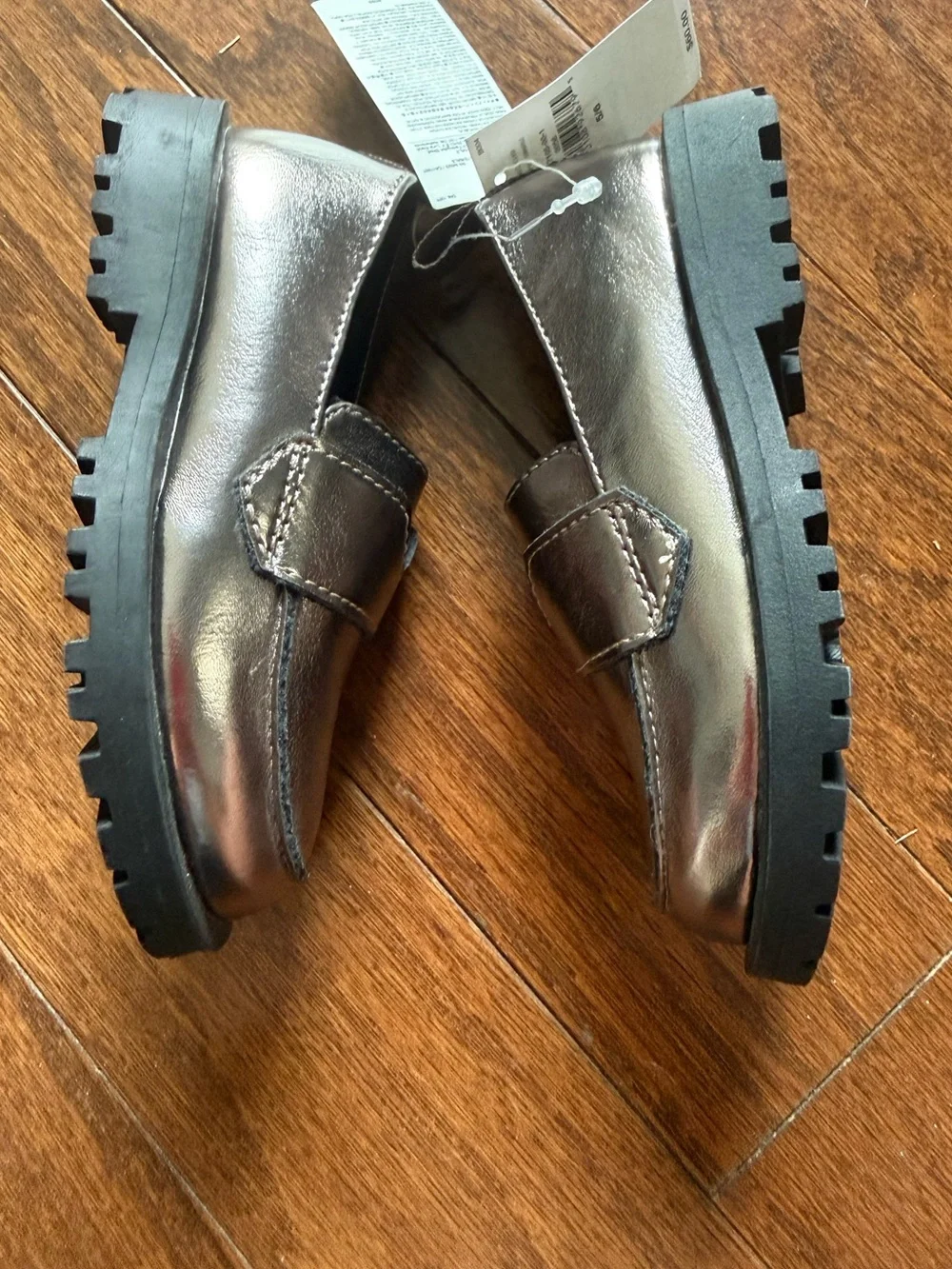 Banana Republic Factory Kids Metallic Pewter Loafers size 5/6
